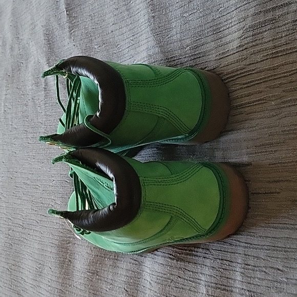 Boots - Picture 3 of 5